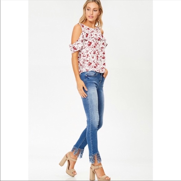 Floral Open Shoulder Ruffle Top - Picture 6 of 6